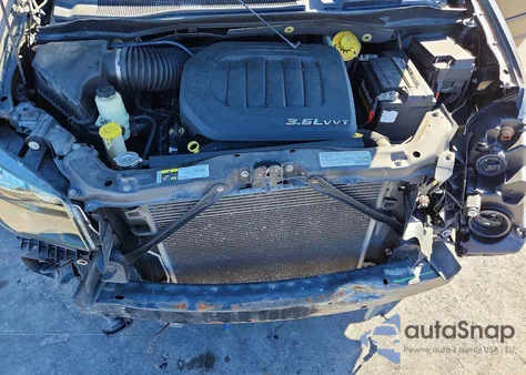 2013 Chrysler Town & Country Touring L из США, поврежденный, VIN 2C4RC1CG3DR747889